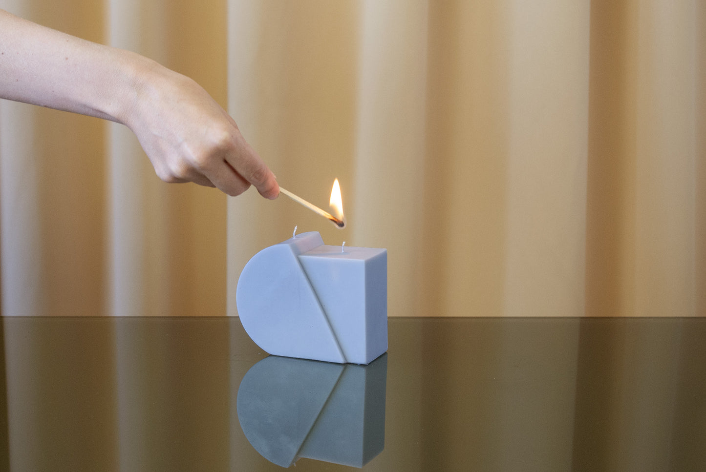 Intersecting candles (Limited Edition in Ice Grey)